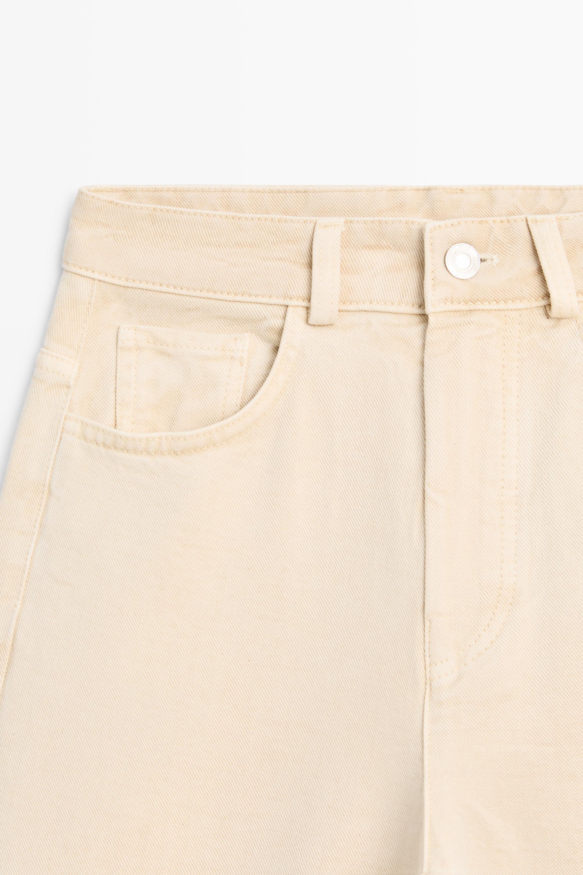Low-rise wide-leg jeans